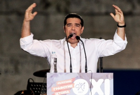  Greek crisis: Alexis Tsipras urges "No" vote at Sytnagma Square - VIDEO